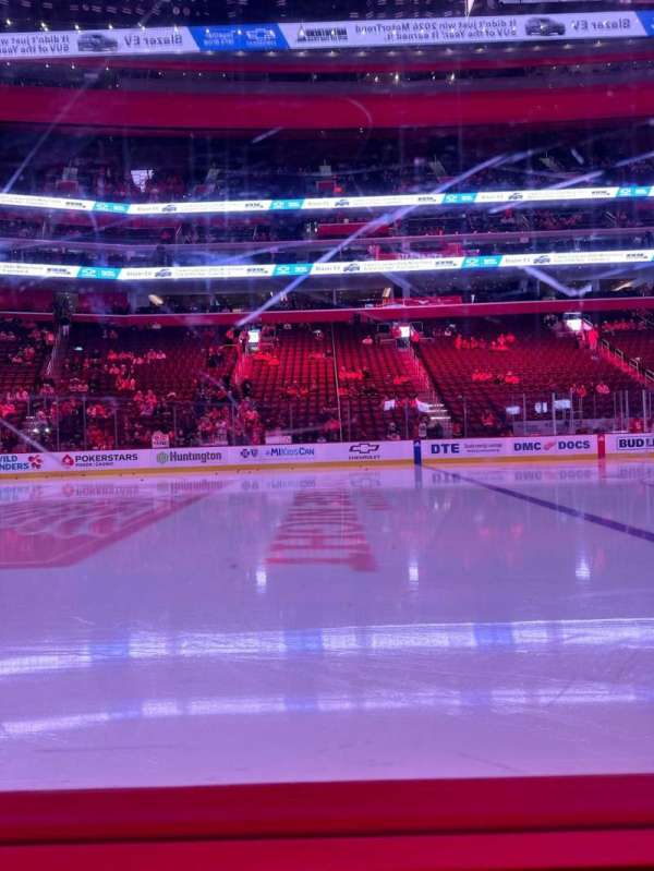 Little Caesars Arena, section: 124, row: 1, seat: 10