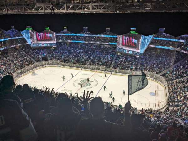 Climate Pledge Arena, section: 225, row: N, seat: 15