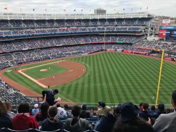 Yankee Stadium, section: 409, row: 8, seat: 14