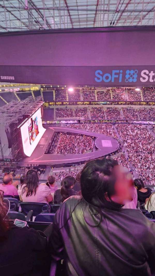 SoFi Stadium, section: 413, row: 5, seat: 3