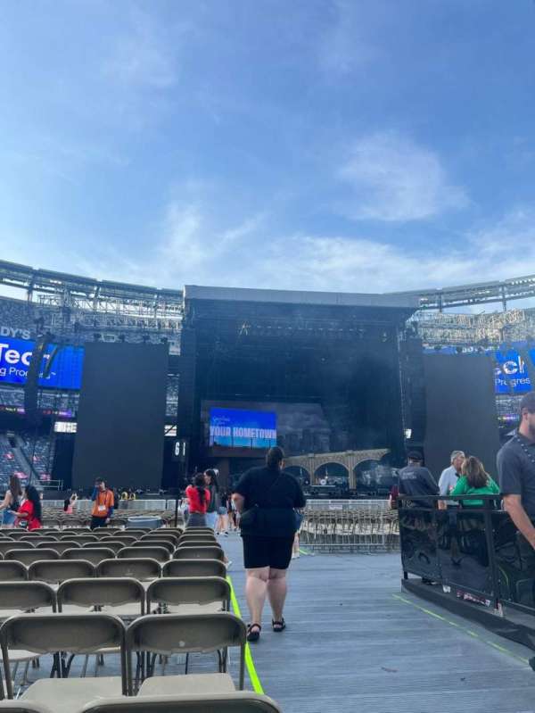 MetLife Stadium, section: Floor 11, row: 11, seat: 1