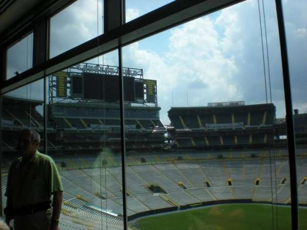 Lambeau Field, section: Suite