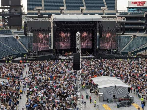 Lincoln Financial Field, section: M10, row: 13, seat: 22