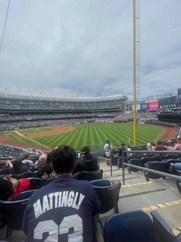 Yankee Stadium, section: 209, row: 7, seat: 2