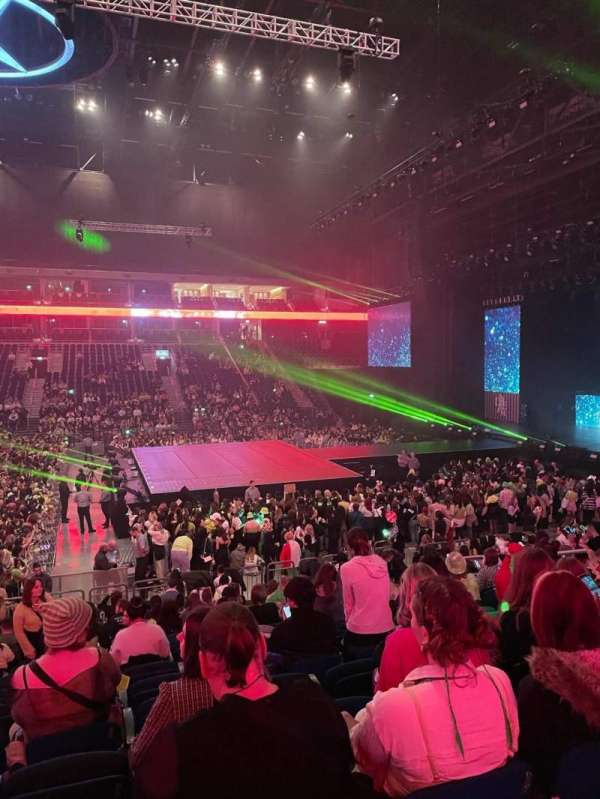 Uber Arena, section: 207, row: 16, seat: 7