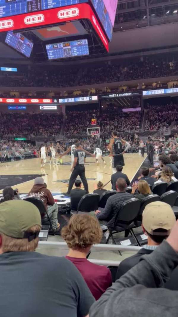 Moody Center, section: 123, row: DD, seat: 7
