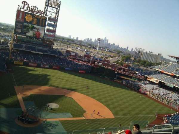 Citizens Bank Park, section: 418, row: 7, seat: 13