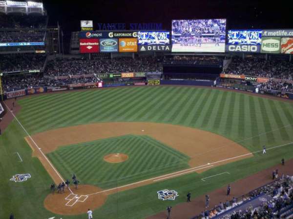 Yankee Stadium, section: 319, row: 4, seat: 8