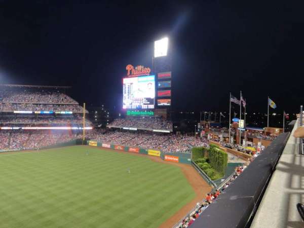 Citizens Bank Park, section: 304, row: 1, seat: 8