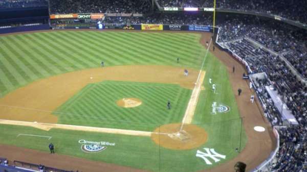Yankee Stadium, section: 322, row: 8WC