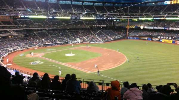 Citi Field, section: 308, row: 8, seat: 17