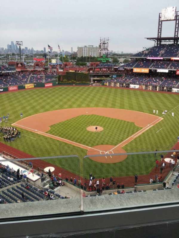 Citizens Bank Park, section: 321, row: 2, seat: 21