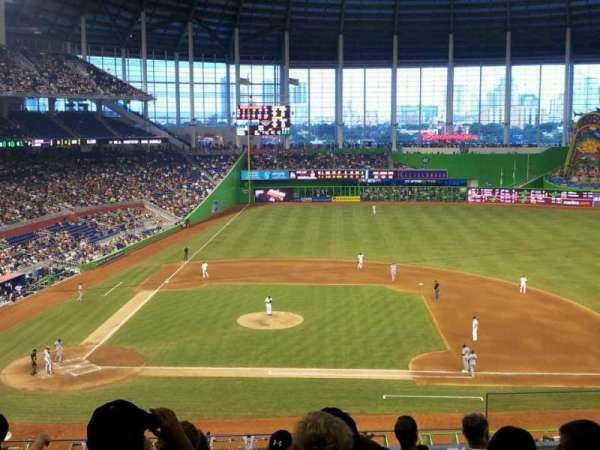 LoanDepot Park, section: 210, row: 7, seat: 4