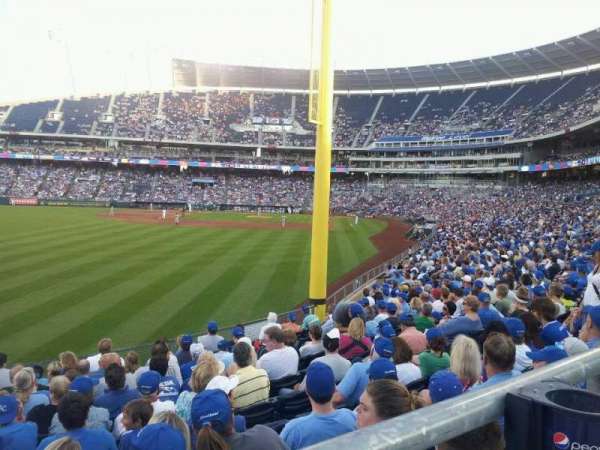 Kauffman Stadium, section: 206, row: AA, seat: 4