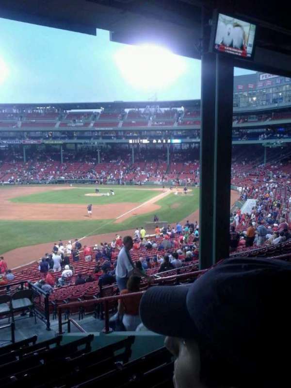 Fenway Park, section: Grandstand 32, row: 9, seat: 9