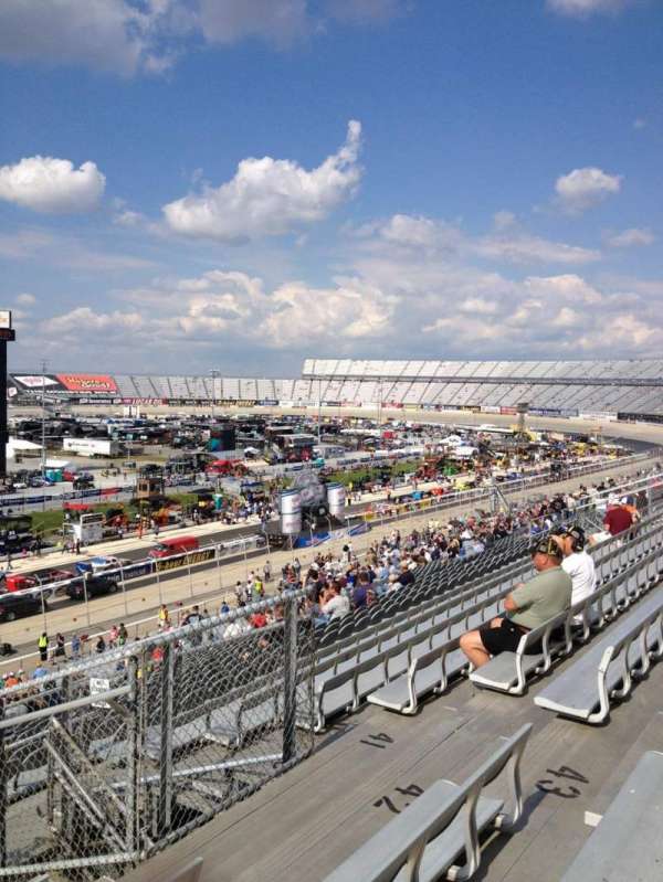 Dover Motor Speedway, section: 106, row: 44, seat: 8