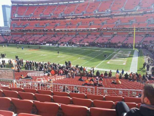 Huntington Bank Field, section: 138, row: 28, seat: 8