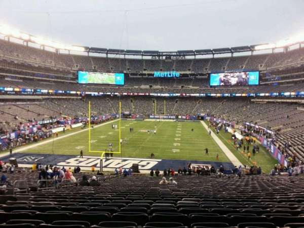 MetLife Stadium, section: 124, row: 42, seat: 23