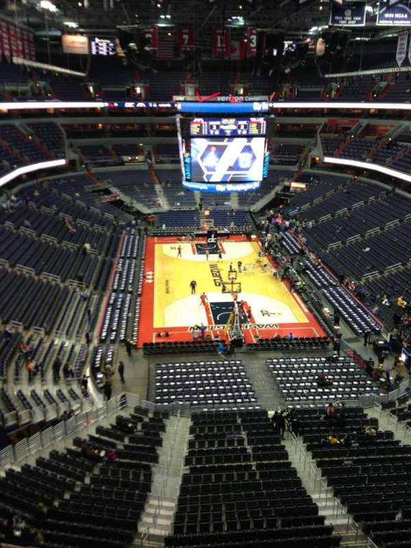 Capital One Arena, section: 425, row: G, seat: 1