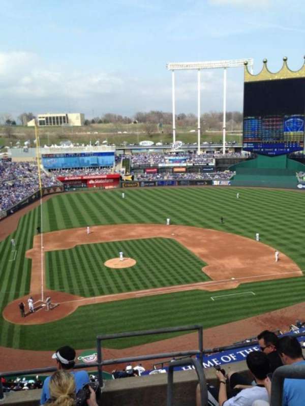 Kauffman Stadium, section: 426, row: e, seat: 5