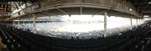 Wrigley Field, section: 222, row: 17, seat: 17