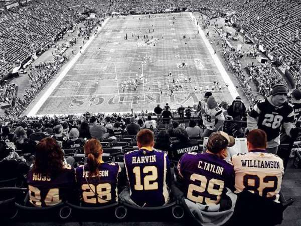 Mall of America Field, section: 200, row: 16