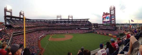 Citizens Bank Park, section: 304, row: 4, seat: 7
