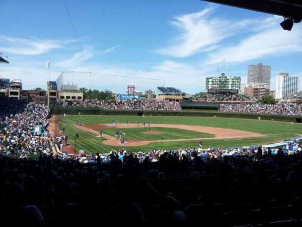 Wrigley Field, section: 220, row: 9, seat: 4