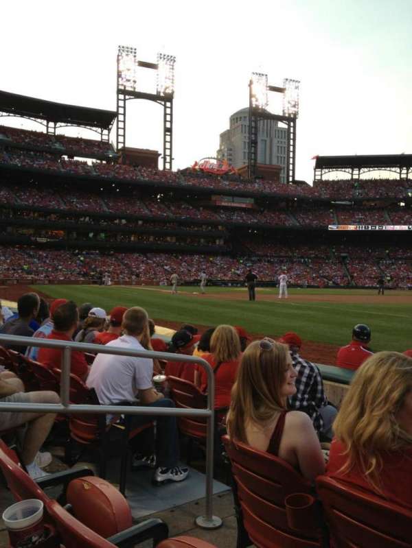 Busch Stadium, section: 137D, row: E, seat: 4