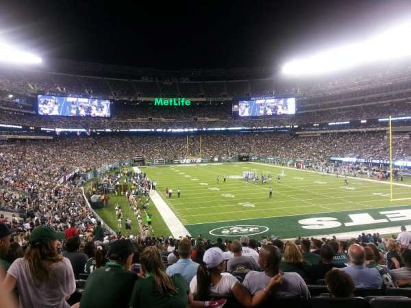 Metlife Stadium, section: 129, row: 35, seat: 13