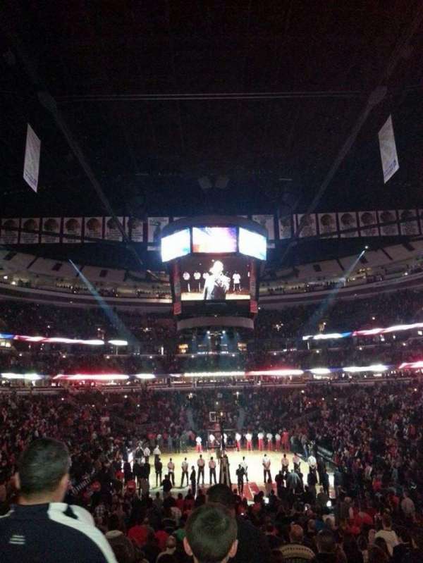 United Center, section: 117, row: 17, seat: 06