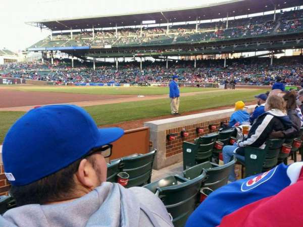 Wrigley Field, section: 9, row: 8, seat: 8