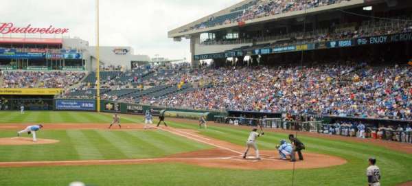 Kauffman Stadium, section: 122, row: L, seat: 7