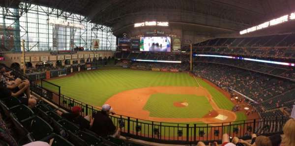 Daikin Park, section: 314, row: 4, seat: 10