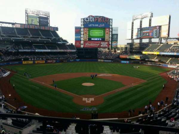 Citi Field, section: 319, row: 1, seat: 8