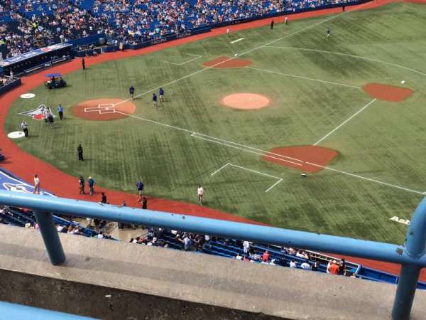 Rogers Centre, section: 516, row: 2, seat: 1