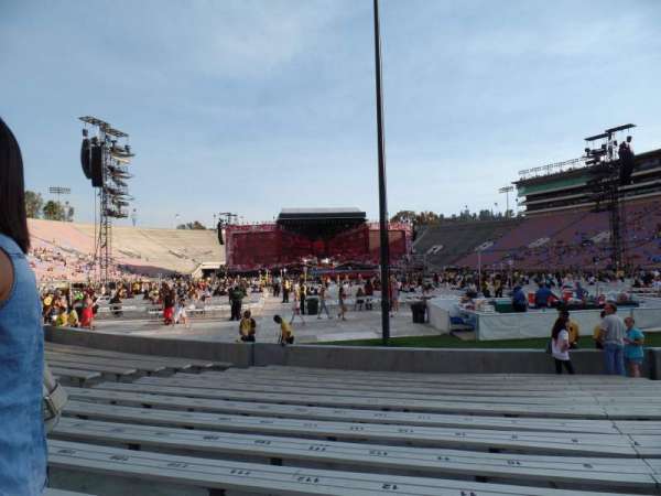 Rose Bowl, section: 10-H, row: 2, seat: 113