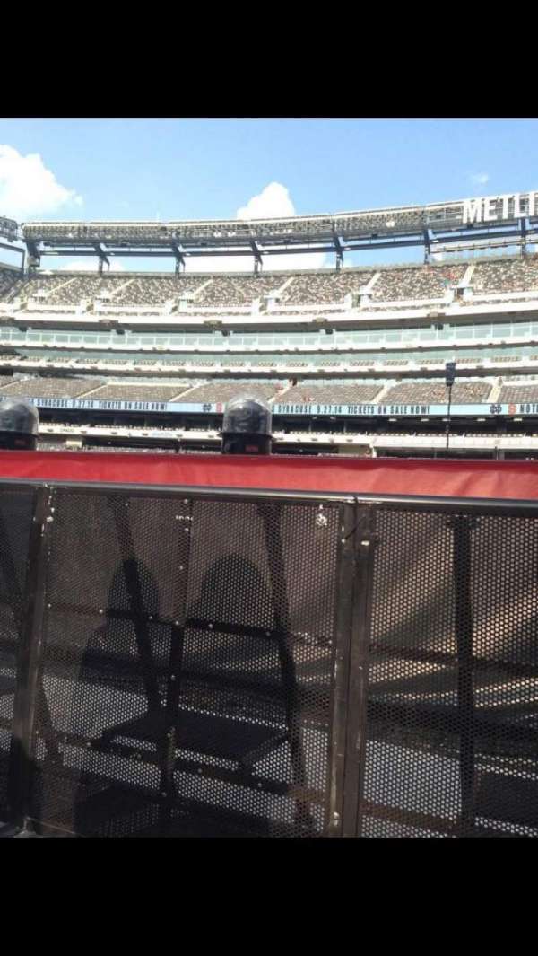 MetLife Stadium, section: Floor 9, row: 7, seat: 40