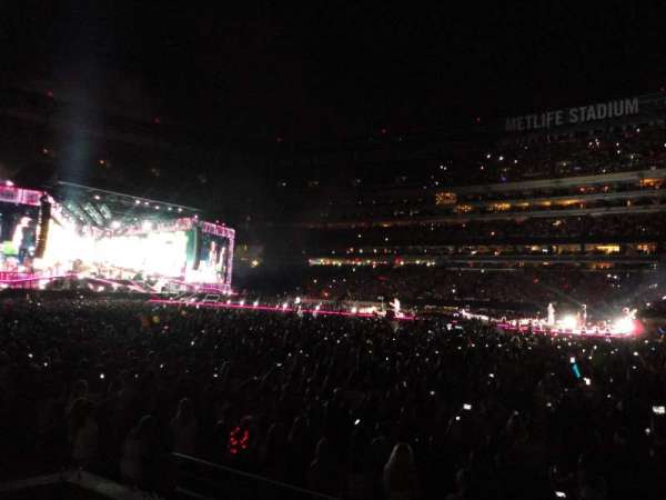 MetLife Stadium, section: 135, row: 3, seat: 23