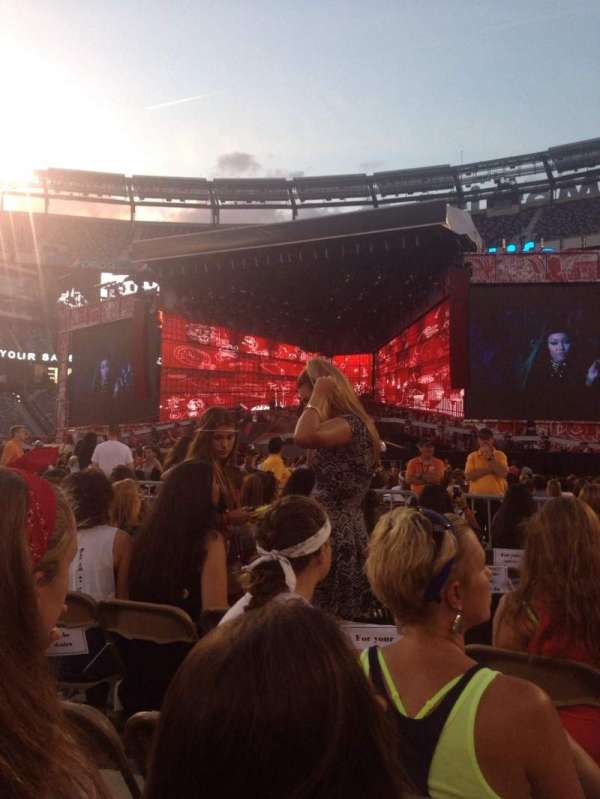 MetLife Stadium, section: Floor 8, row: 7, seat: 5