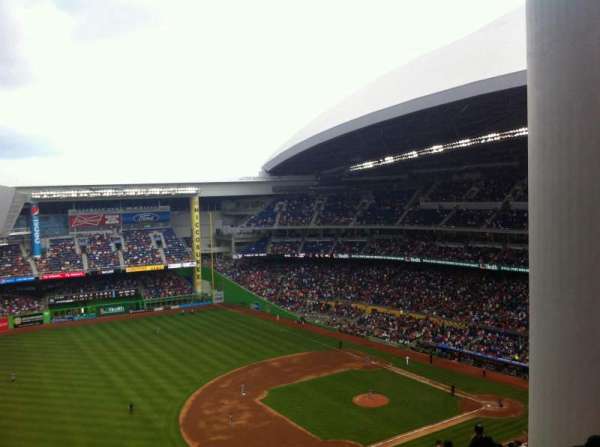 LoanDepot Park, section: 324, row: 30, seat: 6