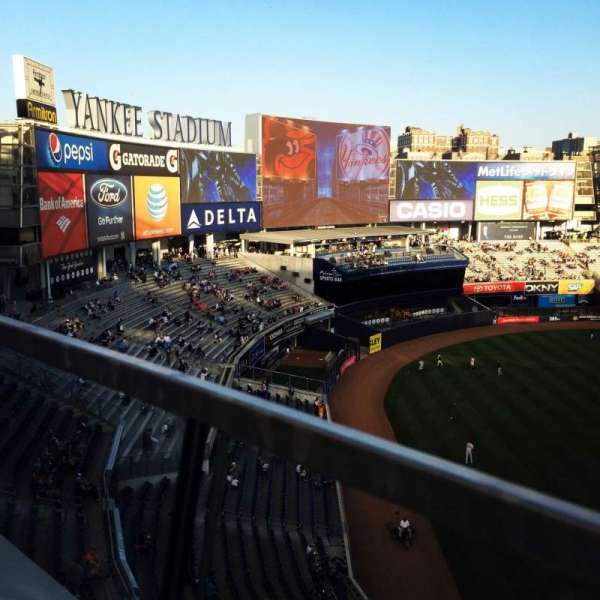 Yankee Stadium, section: 332a, row: 1, seat: 9