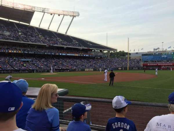 Kauffman Stadium, section: 139, row: C, seat: 11