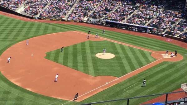 Citi Field, section: 525, row: 4, seat: 21