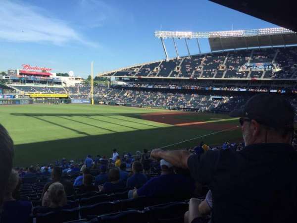 Kauffman Stadium, section: 209, row: RR, seat: 4
