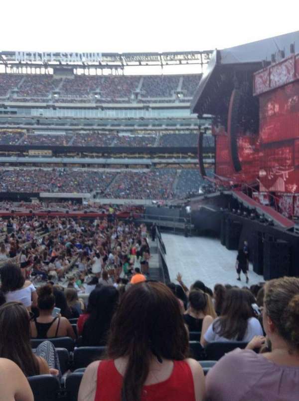 MetLife Stadium, section: 110, row: 11, seat: 12