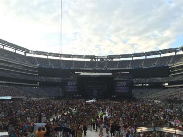 MetLife Stadium, section: 124, row: 12, seat: 17