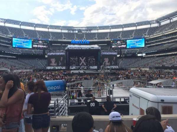 MetLife Stadium, section: 126, row: 4, seat: 21