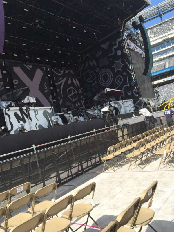 MetLife Stadium, section: Floor 5, row: 6, seat: 6