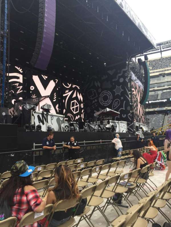 MetLife Stadium, section: Floor 5, row: 6, seat: 13